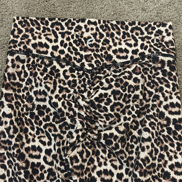 Zyia Animal Print Legging - Picture 5 of 5
